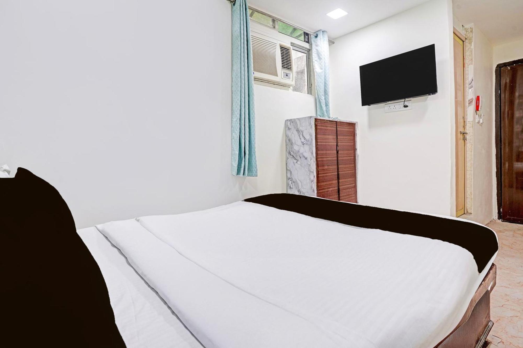Super Hotel O Navrangpura Cg Road Formerly Hotel Yugraj Ahmedabad Buitenkant foto